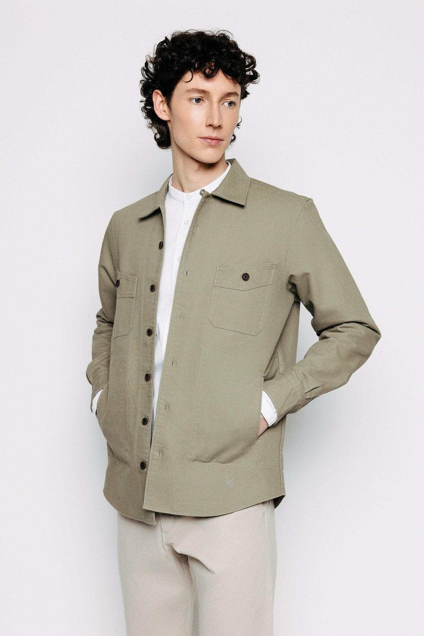 Módelmynd Yfirskyrta Græn - Baldur - Earth frá Thomsen Reykjavík