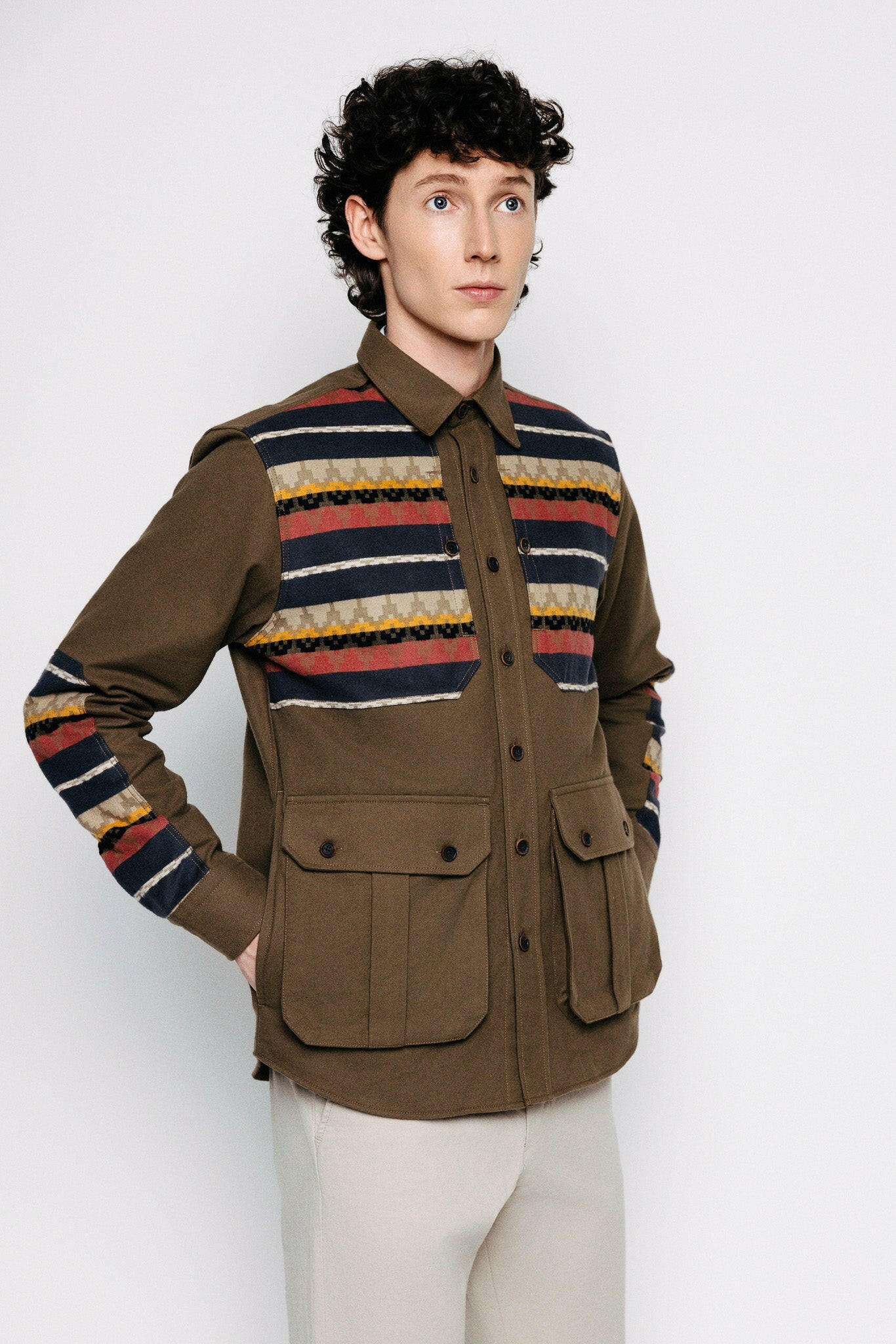 Yfirskyrta með mynstri og vösum - Dagur - Earth frá Thomsen Reykjavík