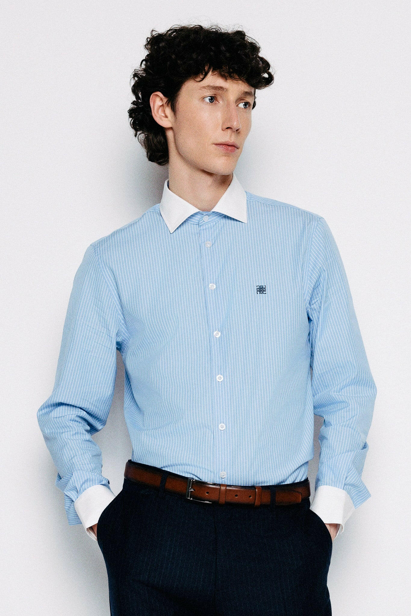 Módelmynd. Skyrta - Ísak - Blue / White Collar frá Thomsen Reykjavík