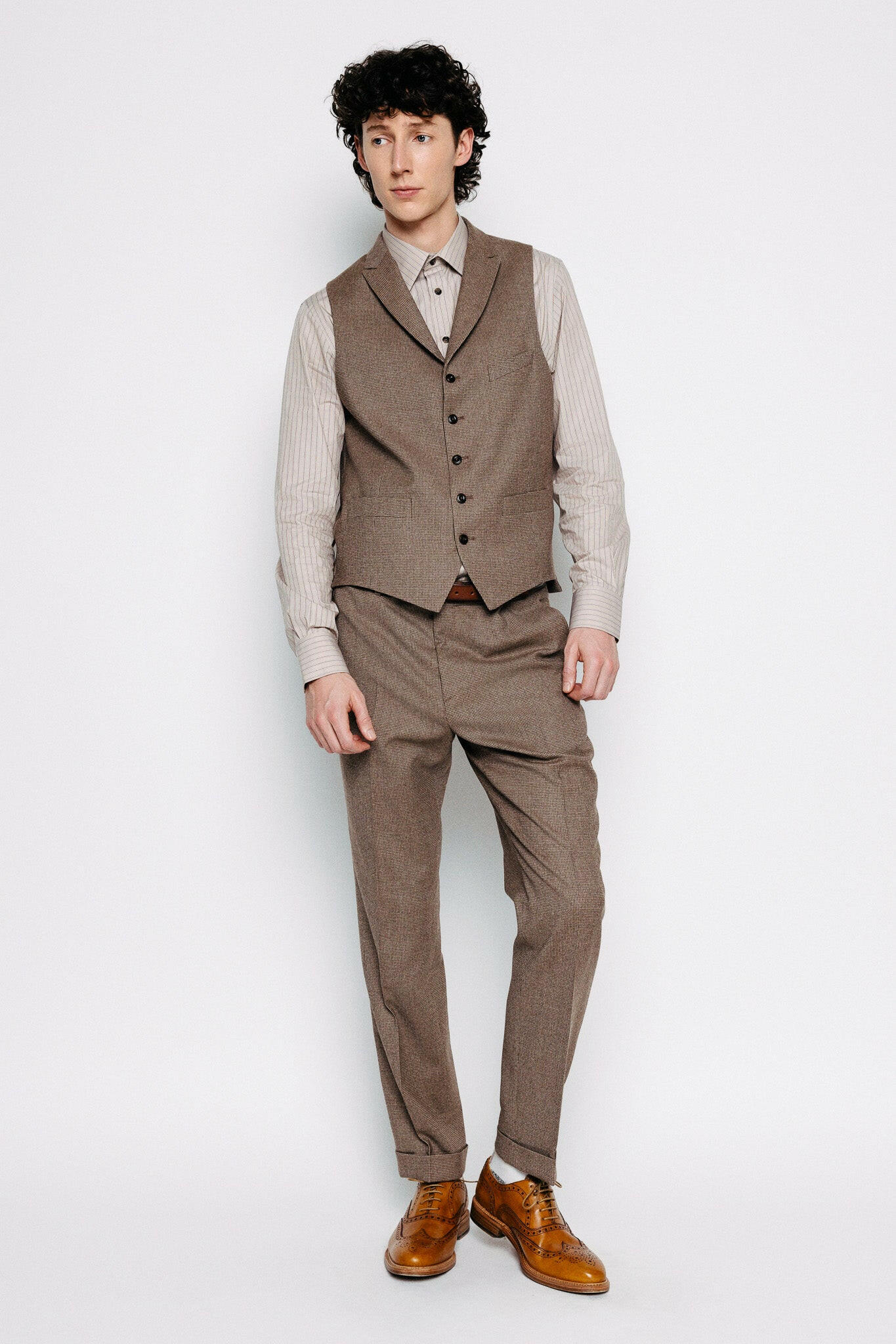 Módelmynd. Vesti - Gestur - Brown Dogtooth frá Thomsen Reykjavík. Jakkaföt