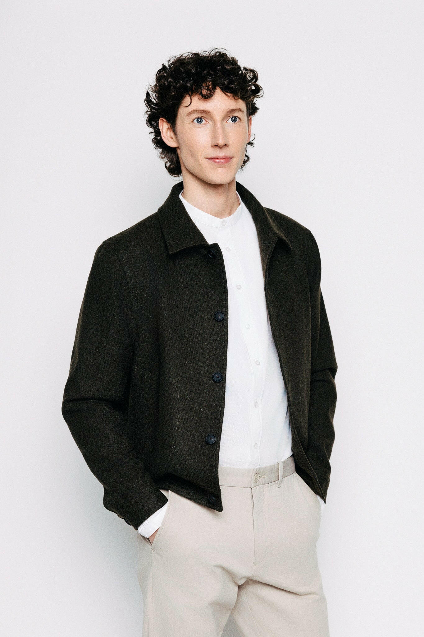 Jakki opinn - Robert - Brown frá Thomsen Reykjavík. Yfirhöfn.