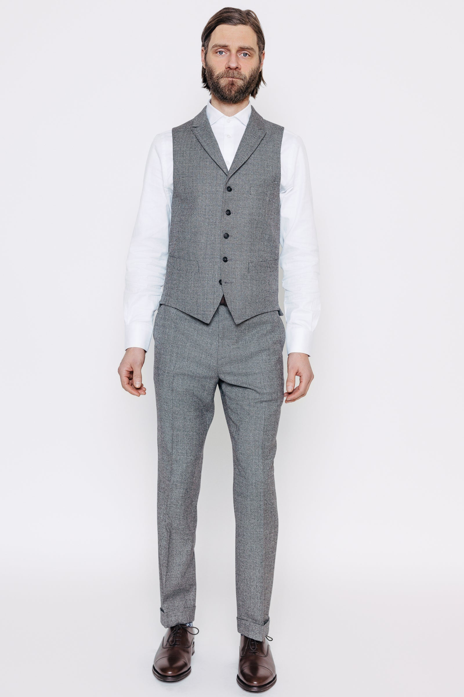 Módel í Vesti - Gestur - Grey Birdseye frá Thomsen Reykjavík. Jakkaföt