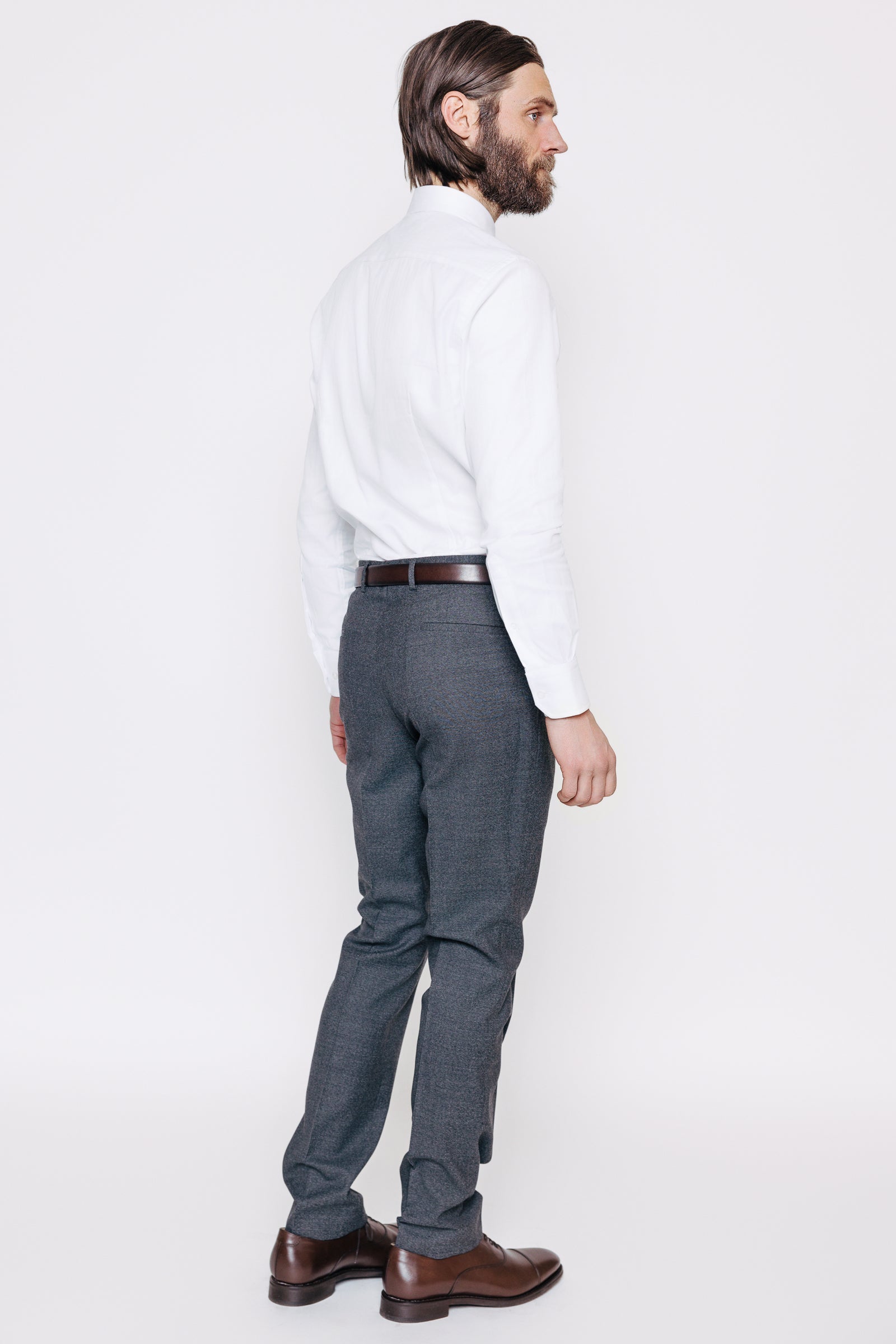 Módel aftan á. Buxur - Jóhannes - Grey Structure frá Thomsen Reykjavík. Jakkaföt