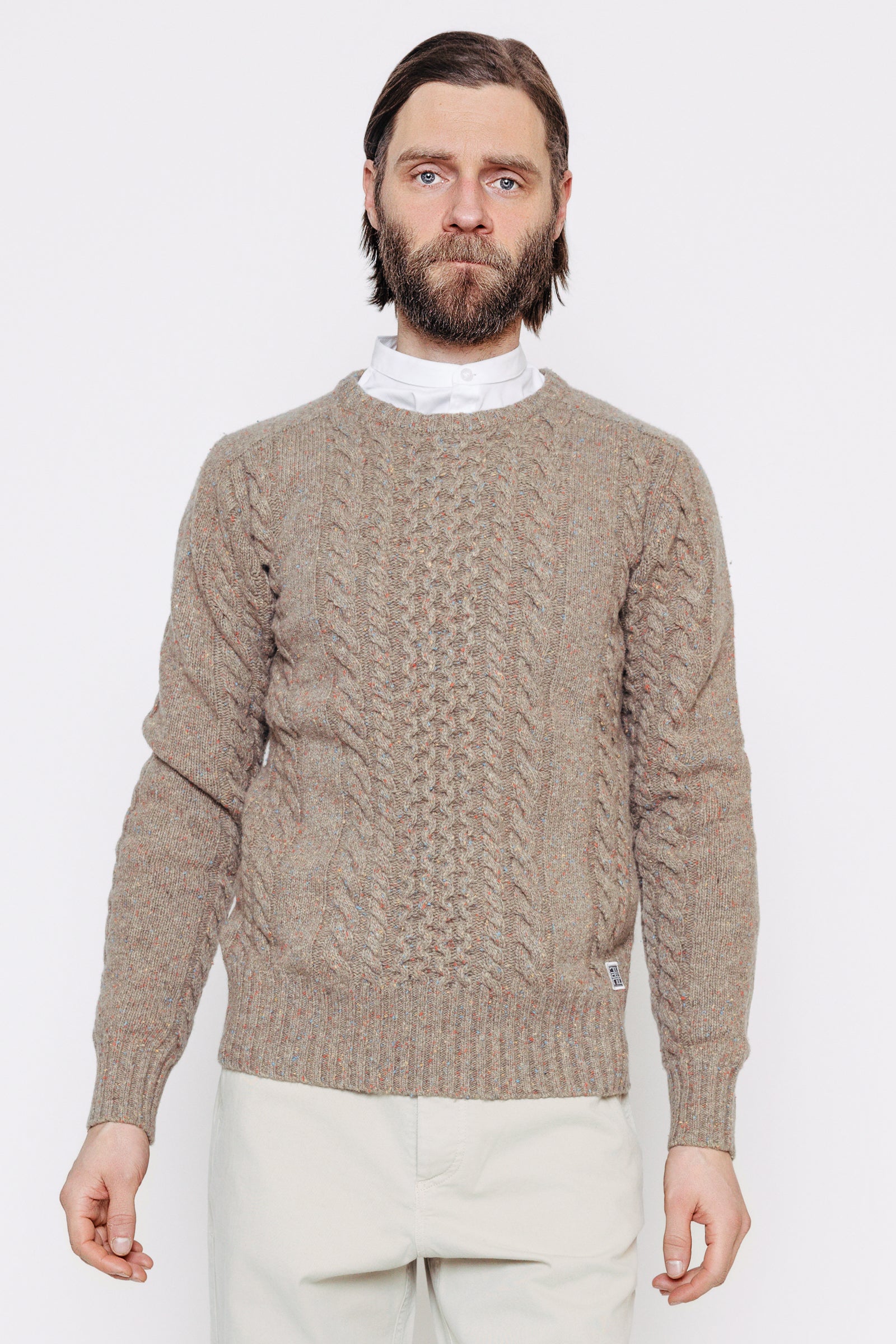 Módelmynd. Peysa - Harald - Earth frá Thomsen Reykjavík