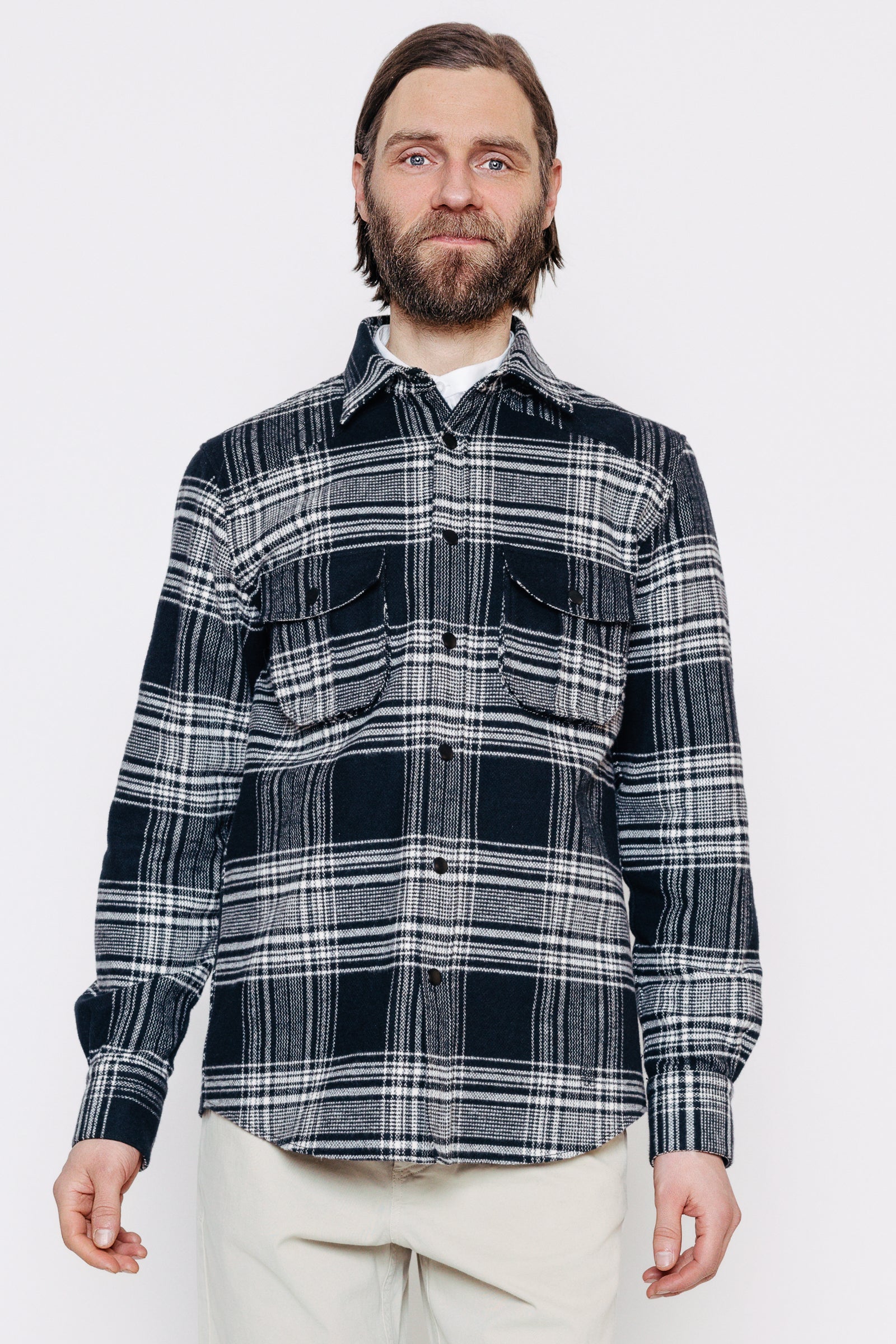 Þykk Skyrta - Björn - Black / White frá Thomsen Reykjavík