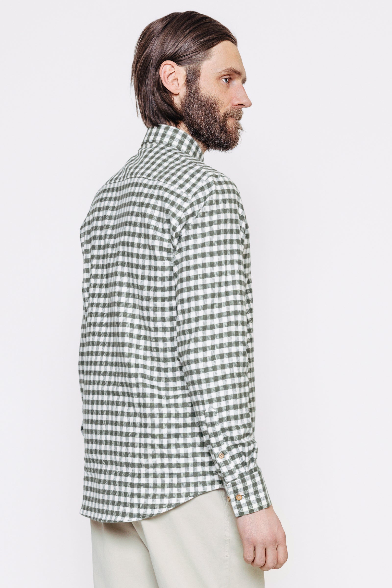 Módel að aftan. Skyrta - Kári - Green Check frá Thomsen Reykjavík