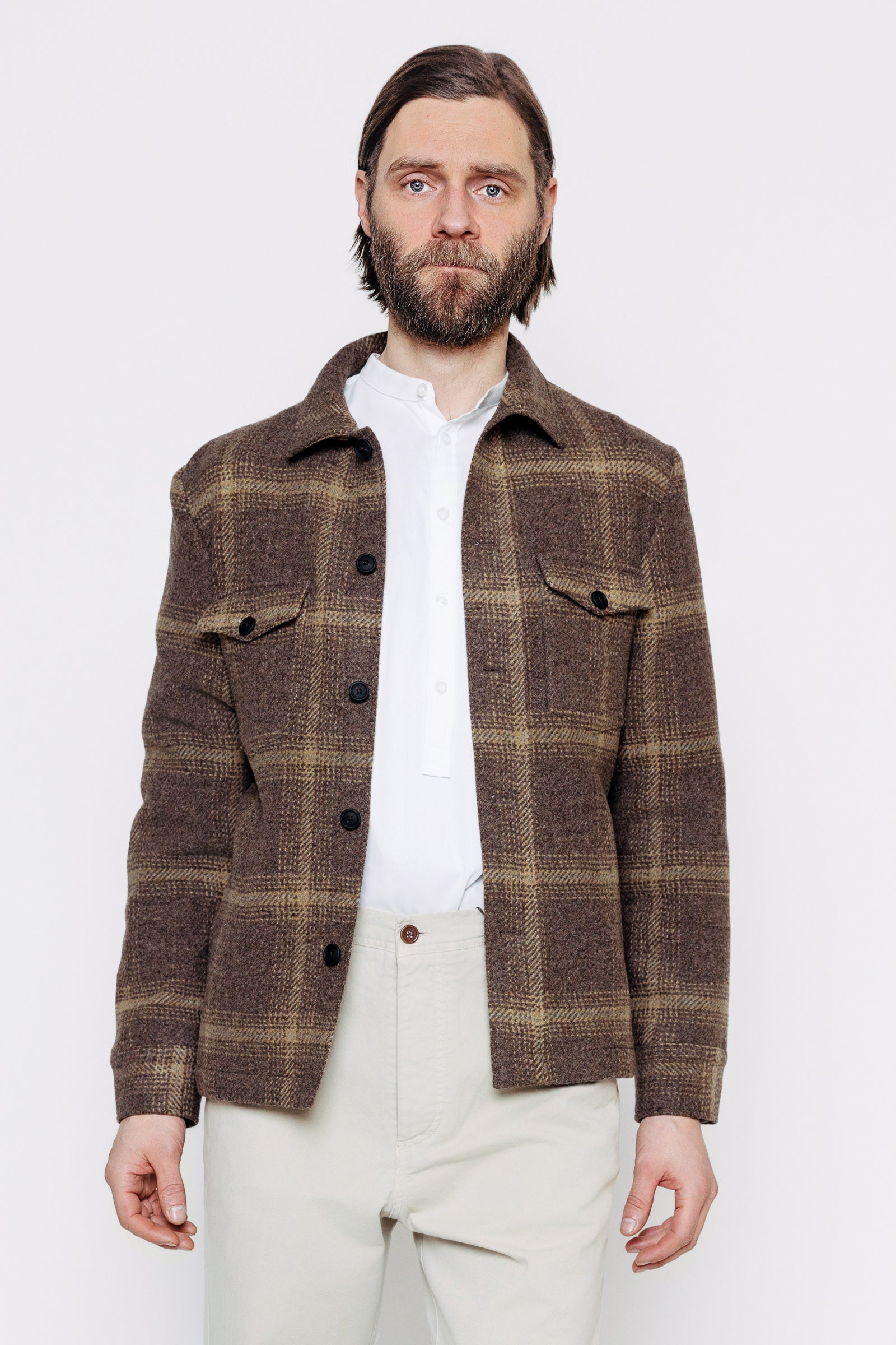 Módelmynd. Yfirskyrta - Axel - Nature Check frá Thomsen Reykjavík. Yfirhöfn úr ull.