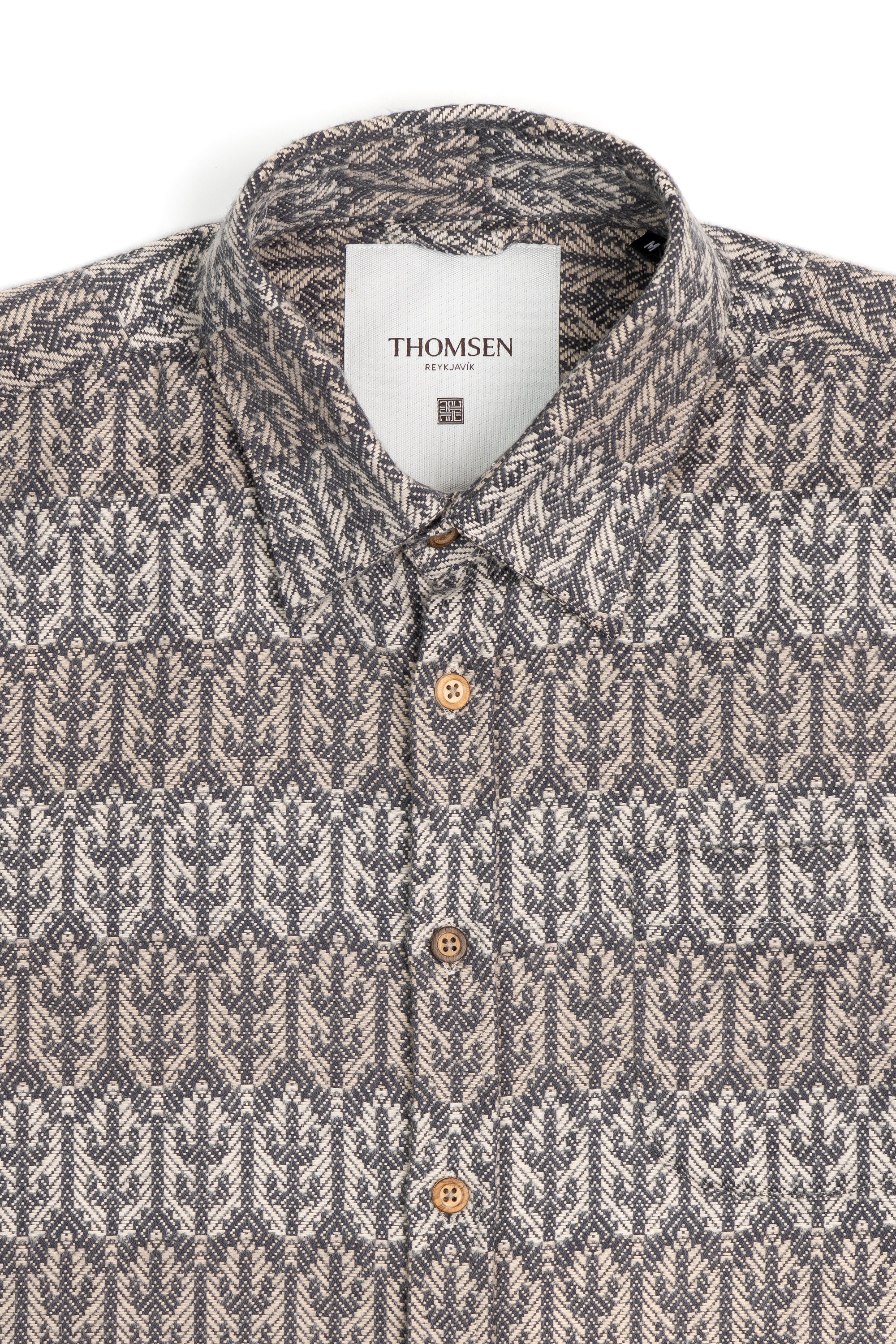 Grá, mynstruð skyrta frá Thomsen Reykjavík. 100% cotton. Nærmynd