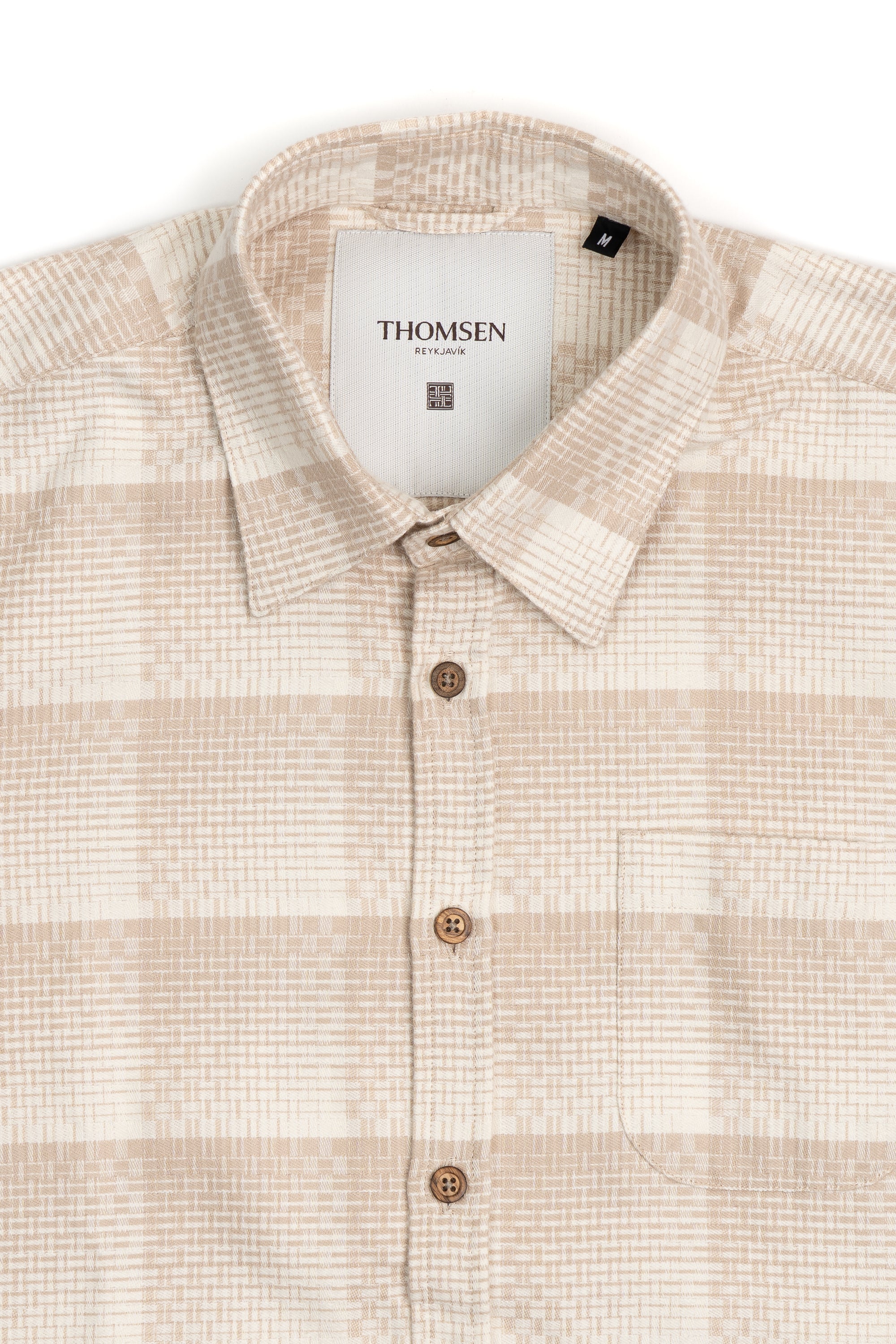 Nærmynd af Ljós, köflótt skyrta frá Thomsen Reykjavík. Hneppt með kraga. 100% Cotton